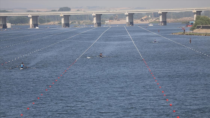 Meriç Nehri'ndeki Gençler Türkiye Kürek Kupası ilk gün müsabakaları tamamlandı
