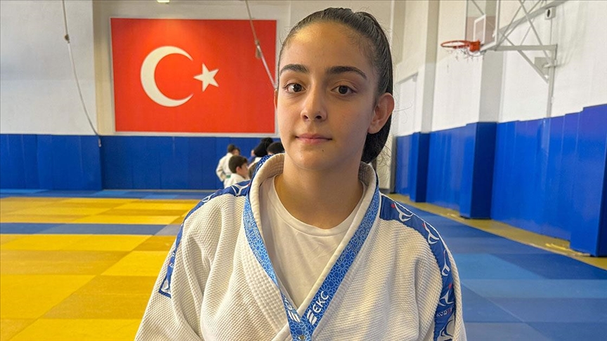 Avrupa ikincisi milli kuraşçı Kadriye Odacı'nın hedefi dünya şampiyonluğu
