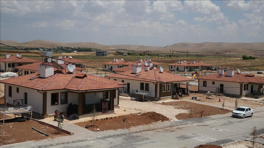Şanlıurfa'da köy evlerine kavuşan afetzedeler kendilerini daha güvende hissediyor