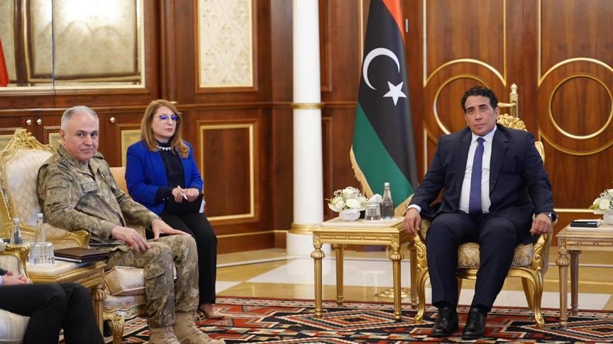 رئيس المجلس الرئاسي الليبي يستقبل رئيس الأركان التركي