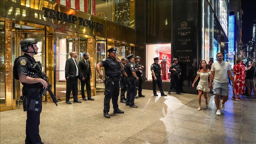 FBI, Trump'a silahlı saldırıyı "suikast girişimi ve iç terör eylemi" olarak soruşturacak