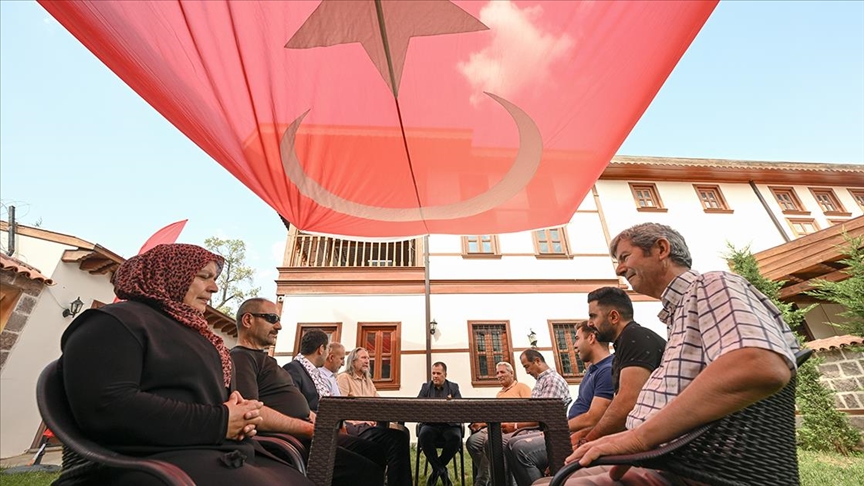 Şehit yakınları ve gaziler kurdukları dernek çatısı altında "15 Temmuz ruhunu" yaşatıyor