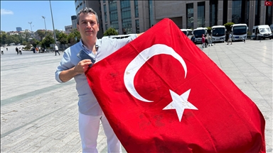 Осма годишнина од обидот за пуч во Туркије: Знамето натопено со крв предупредување за идните генерации