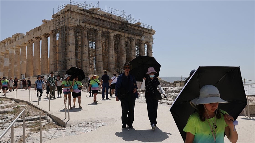 Aşırı sıcakların etkisindeki Yunanistan'da özel tedbirler alınıyor 