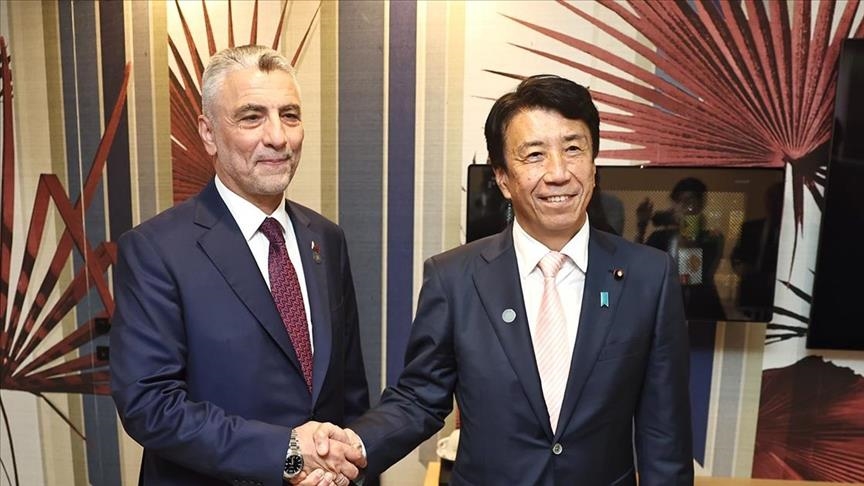 وزير التجارة التركي يلتقي نظيره الياباني في إيطاليا