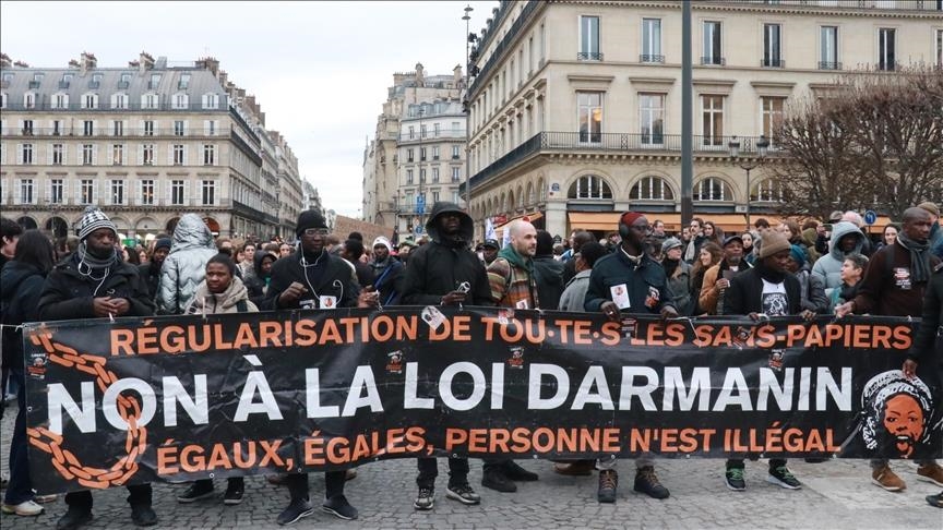 France : des décrets d’application de la Loi immigration publiés au Journal officiel
