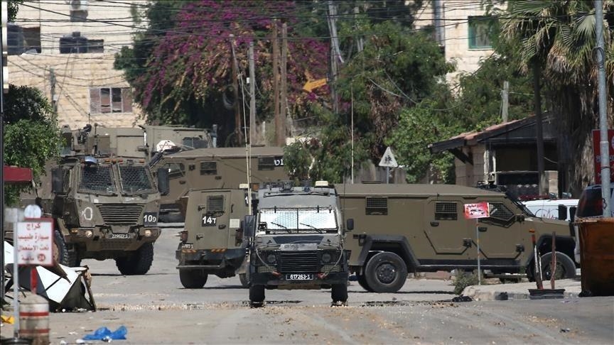الضفة.. إصابة فلسطيني واعتقال اثنين خلال اقتحام مخيم بلاطة