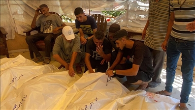 İsrail'in Han Yunus'un El-Mevasi bölgesine düzenlediği saldırıda 17 kişi öldü