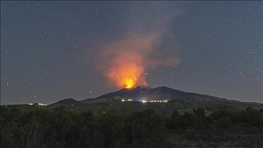 ثوران بركان "إتنا" في جزيرة صقلية الإيطالية