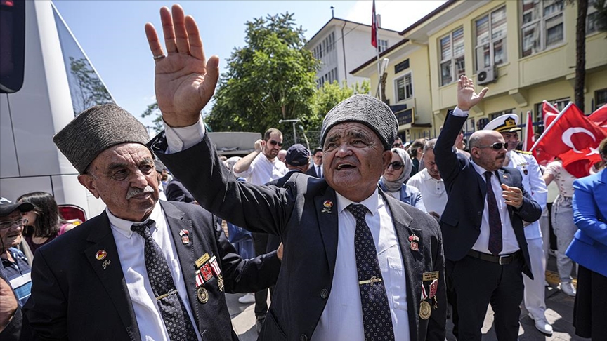 50 yıl önce "gazi" oldukları Kıbrıs'a gitmek üzere Ankara'dan yola çıktılar