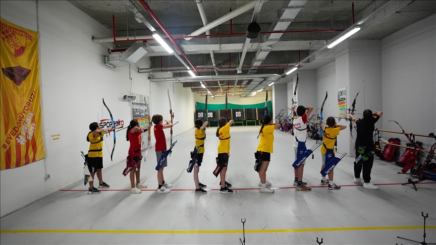 Göztepe, Gürsel Aksel Stadı'nda olimpiyatlar için sporcu yetiştiriyor