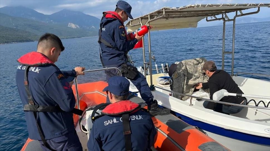 Türkiye rescues 35 irregular migrants after being pushed back by Greek elements
