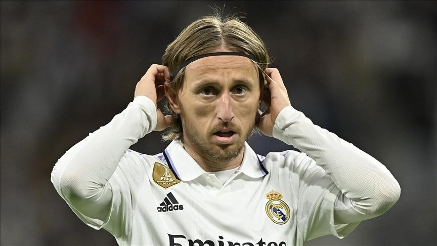 Luka Modric extends contract with Real Madrid Luka Modric extends contract with Real Madrid