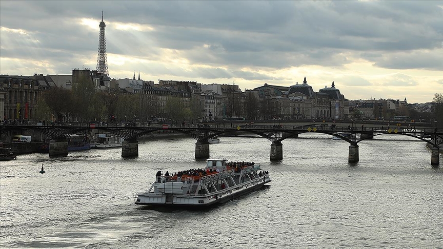 Fransa'da Olimpiyat sorusu: Sen Nehri 'gezmelik' mi yoksa 'yüzmelik' mi?