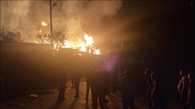 Kastamonu'da çıkan yangında 2 ev zarar gördü