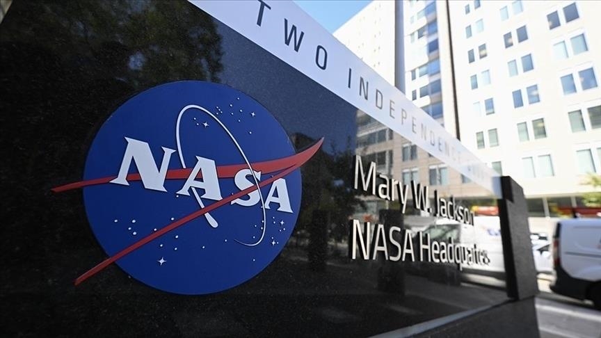 NASA gives up VIPER lunar mission due to rising costs