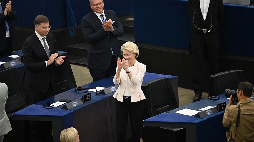 Ursula von der Leyen bir kez daha AB Komisyonu Başkanı seçildi