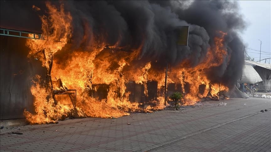 Бројот на загинати во пожарот во трговски центар во Кина се искачи на 16