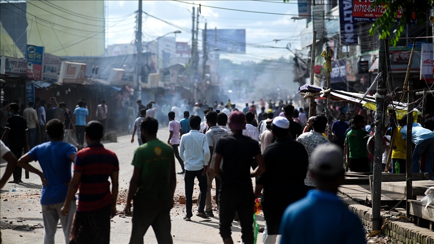 1 more killed in clashes with police amid nationwide strike in Bangladesh over job quota system