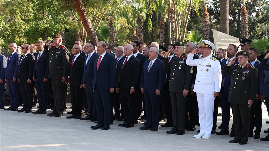 Milli Savunma Bakanı Güler, KKTC'de Boğaz Şehitliği'ni ziyaret etti