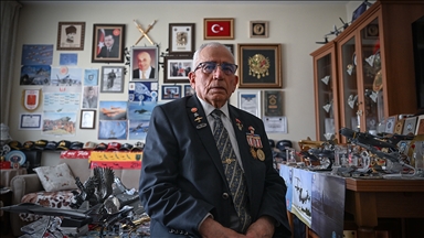 En yaşlı Kıbrıs gazilerinden Reşat Çolak harekatta yaşadıklarını anlattı
