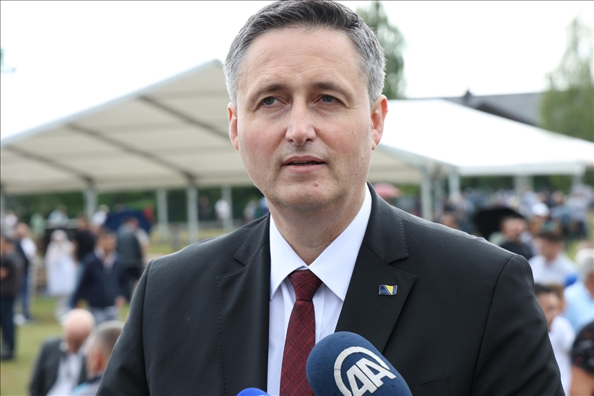 Bećirović u Memorijalnom centru Kamičani kod Prijedora: Nevine žrtve se nikada ne smiju zaboraviti