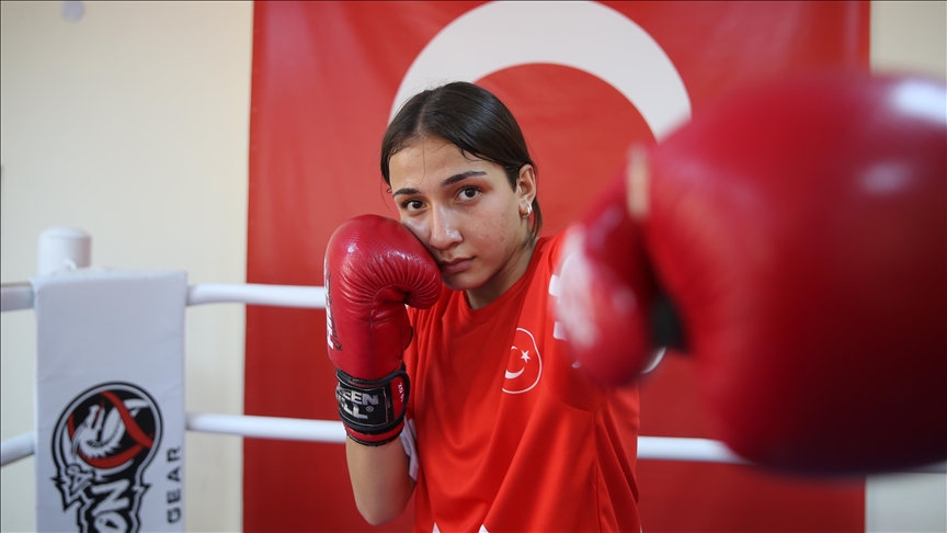 Çekindiği boksa tutkuyla bağlanan Mardinli Kübra, Avrupa'dan madalyayla döndü