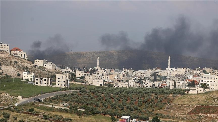 نابلس.. مستوطنون إسرائيليون يحرقون حقول زيتون فلسطينية