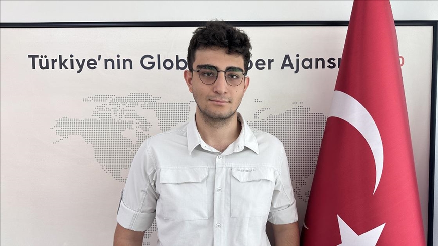 YKS'de derece yapan Utku'nun hedefi bilim insanı olmak