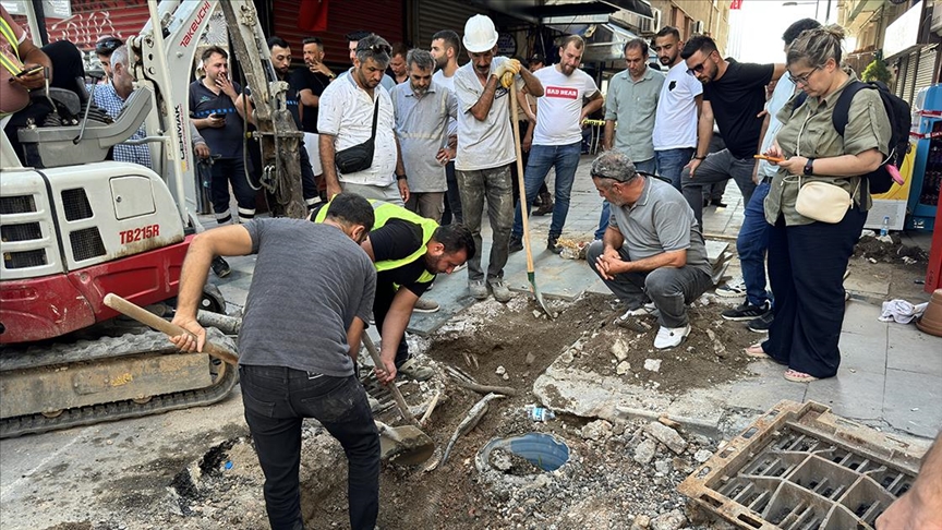 İzmir'de 2 kişinin akıma kapılarak öldüğü yerdeki çalışmalar sırasında İZSU gözlemcisi izinliymiş 
