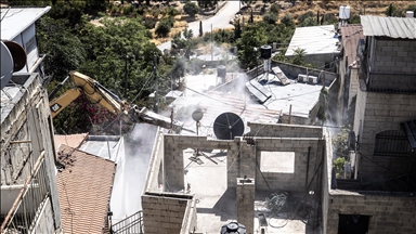الجيش الإسرائيلي يهدم منشأتين تجاريتين لفلسطينيين بالقدس