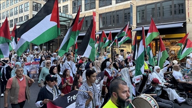 Berlin police crack down on pro-Palestinian demonstrators