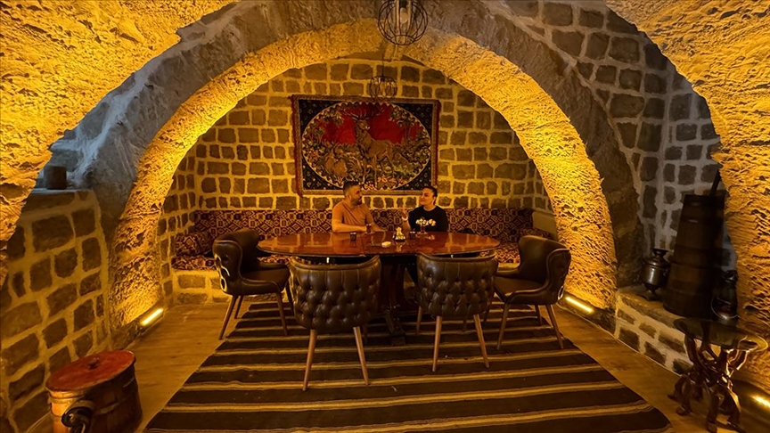 Mimar Sinan'ın mahallesindeki tarihi konak misafirlerini geçmişte yolculuğa çıkarıyor