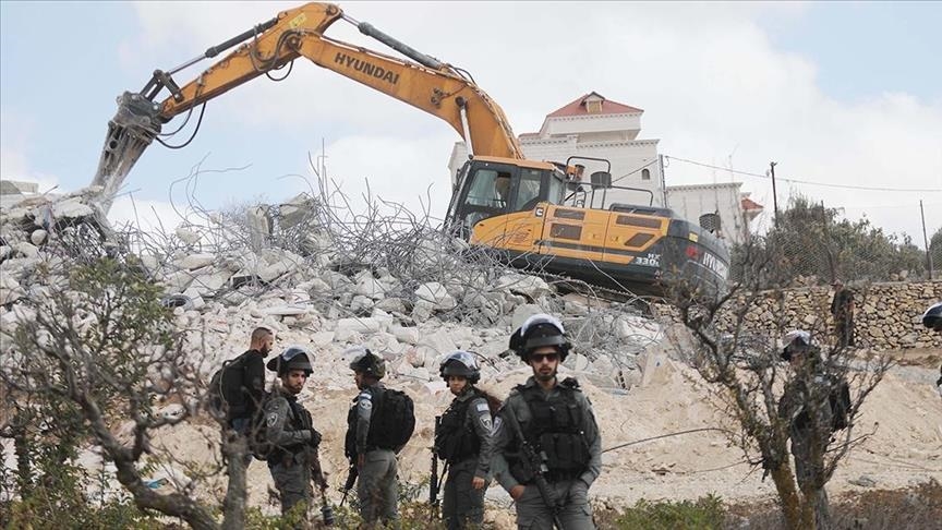 Израильские военные снесли два объекта палестинцев
