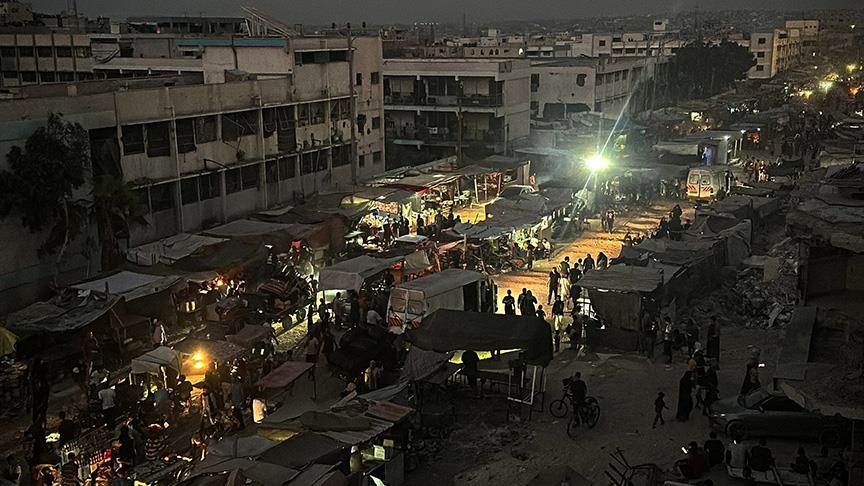 الأونروا: آلاف الفلسطينيين بخان يونس يفرون من هجمات إسرائيل