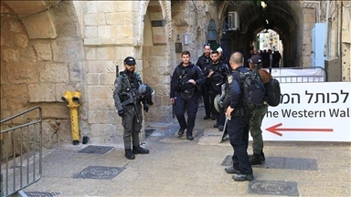 إسرائيل: ضبط فلسطيني مشتبه بقتله ضابطا في مسكنه قرب القدس