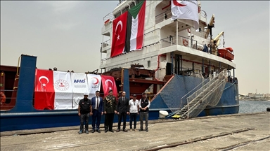 کشتی حامل کمک‌های بشردوستانه ترکیه به سودان رسید