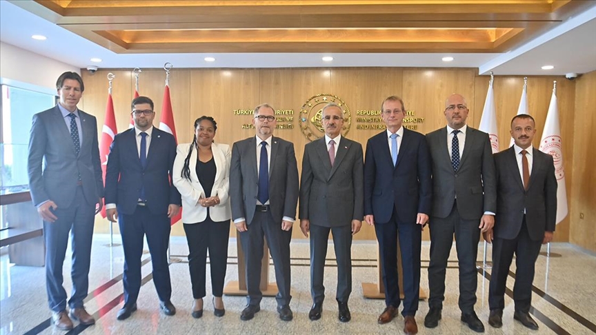 Bakan Uraloğlu, Uluslararası Demiryolu Taşımacılığı Hükümetlerarası Örgütü heyetiyle görüştü