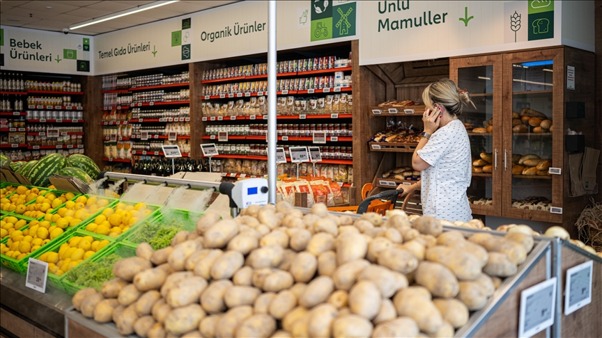 Türkiye's consumer confidence drops in July