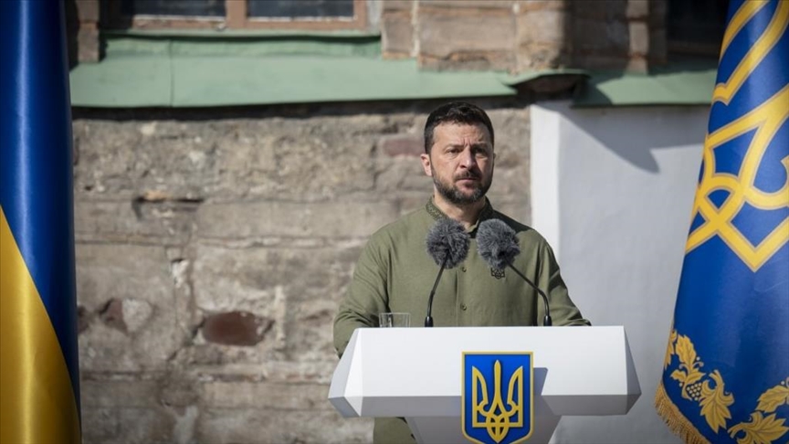 Президент Украины внес в Раду законопроекты о продлении военного положения и мобилизации