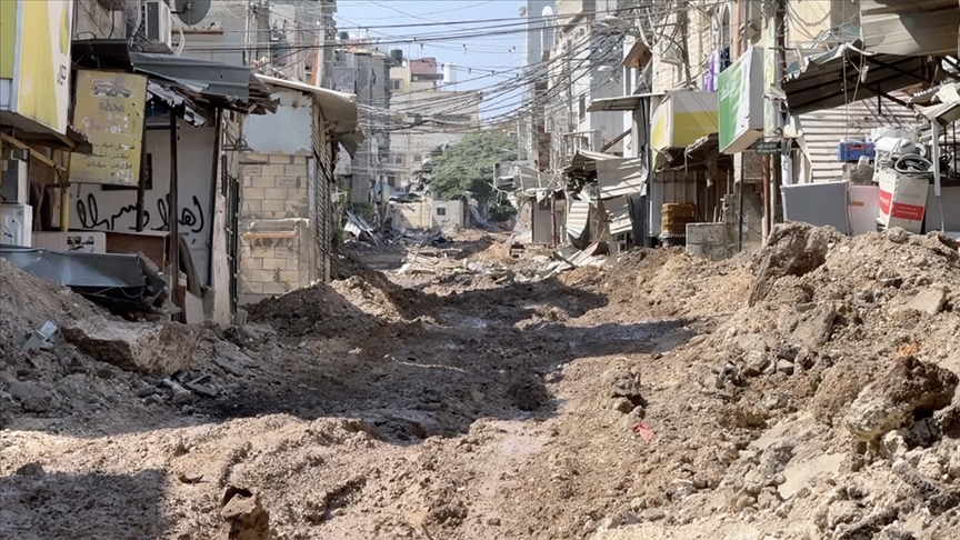 İsrail ordusu, gece girdiği Tulkerim kampından geride "büyük bir yıkım" bırakarak çekildi