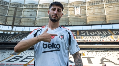 Beşiktaş'ın yeni transferi Can Keleş'ten siyah-beyazlı taraftarlara övgü