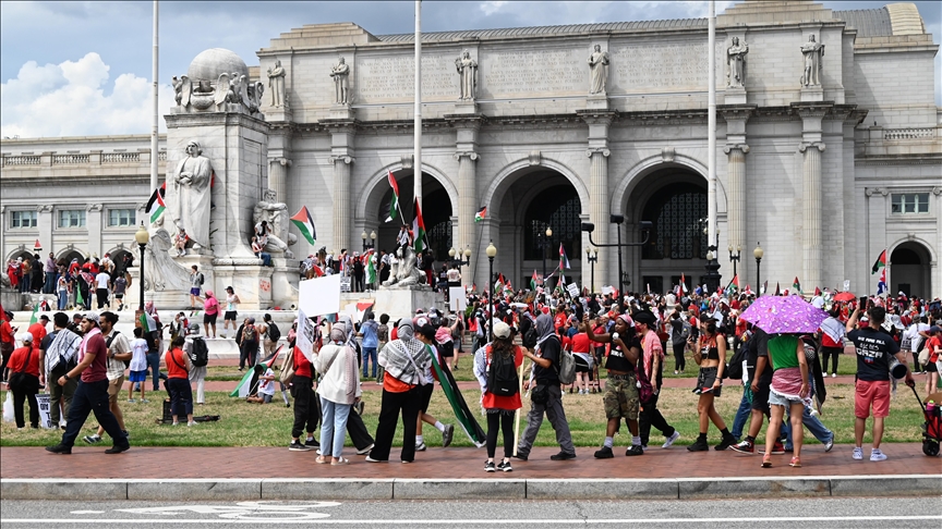 Thousands take to the streets of the US capital to protest Israeli premier’s address to Congress Thousands take to the streets of the US capital to protest Israeli premier’s address to Congress