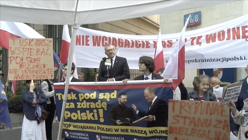 Polish far-right protesters accuse government of ‘treason’ over support for Ukraine