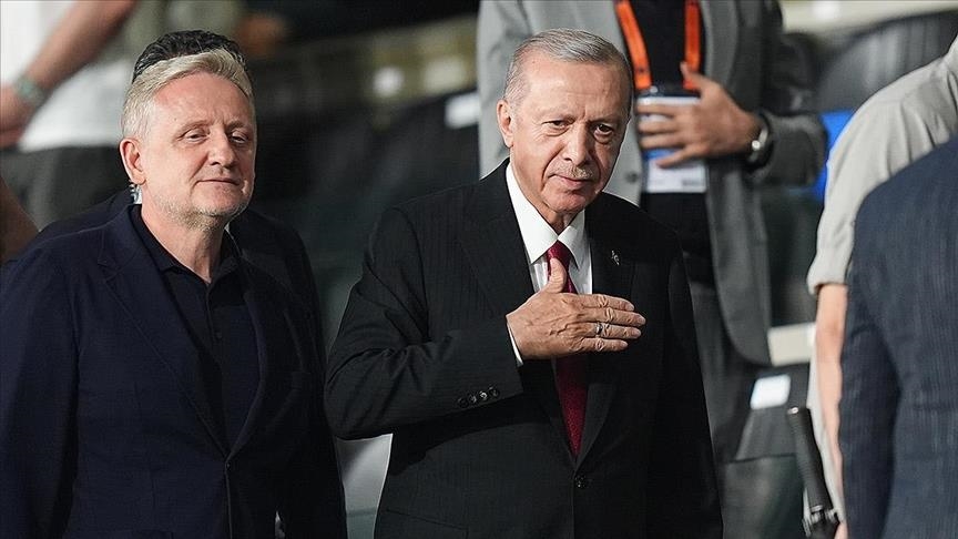 Serokomar Erdogan pêşbirka RAMS Başakşehir-La Fiorita temaşe kir