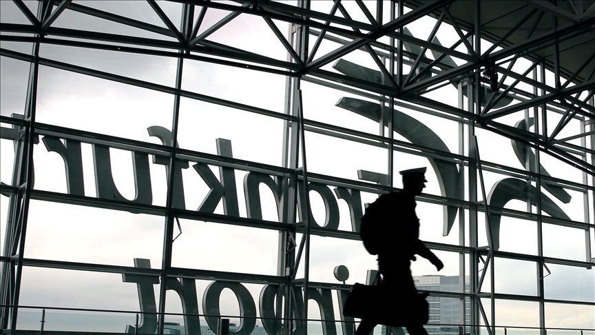 La Policía alemana detiene a 8 activistas climáticos por obstaculizar el tráfico en el aeropuerto de Frankfurt