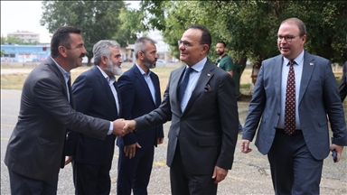 نائب فيدان يلتقي ممثلي الأقلية التركية في اليونان 