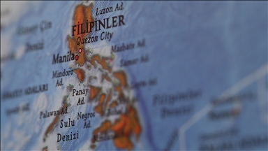 Filipinler'de yaklaşık 1,5 milyon litre petrol taşıyan tanker gemisi alabora oldu
