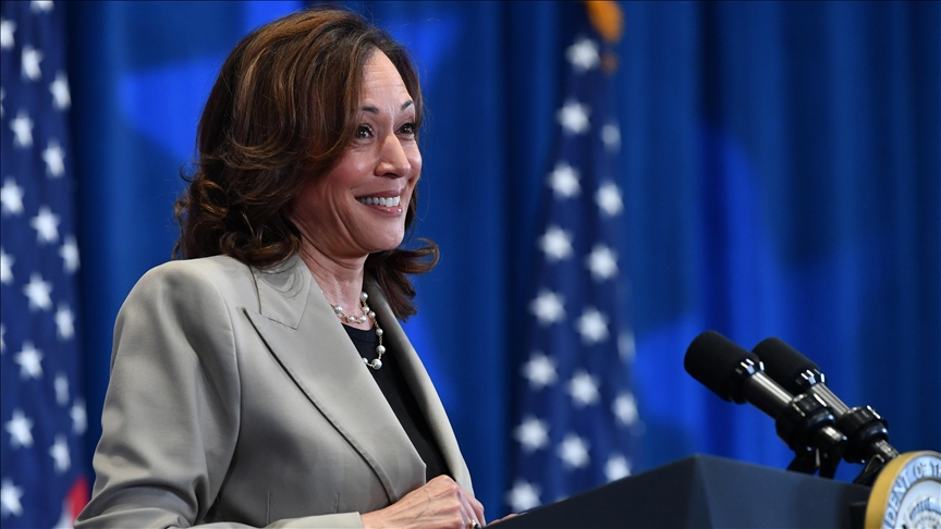 ABD'deki ankette seçimi belirleyecek kritik eyaletlerde Harris, Trump'ın hemen arkasında