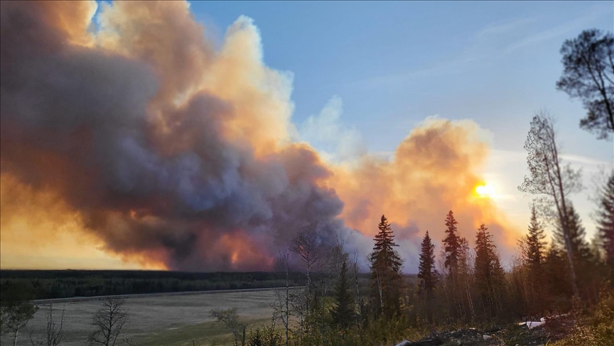 Wildfires ravage western Canada as Trudeau sends in military to help